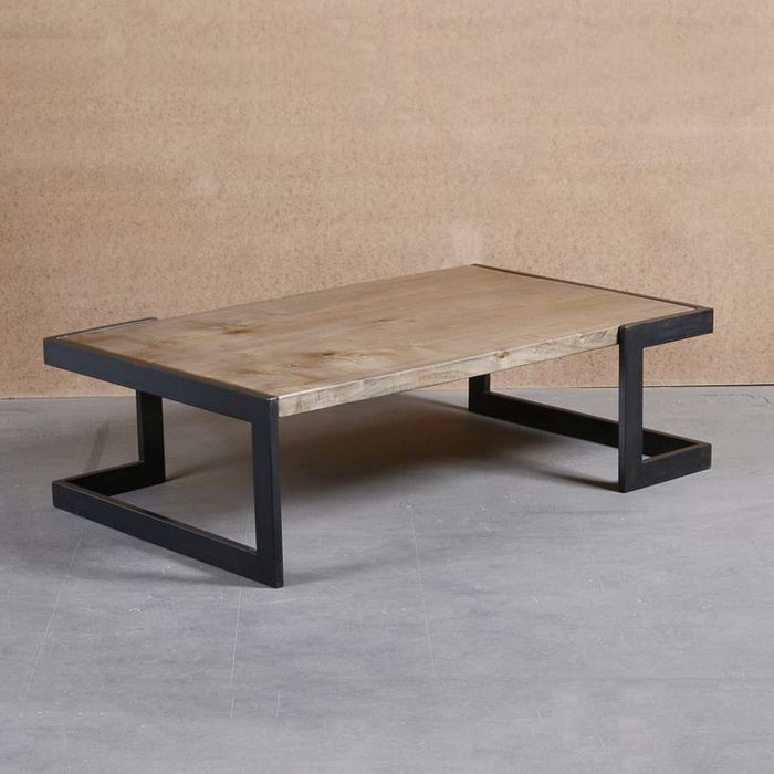 Обеденные и рабочие столы