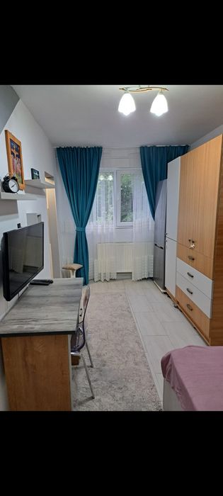 Închiriez garsoniera  in ploiești  zona Sud  /democrație