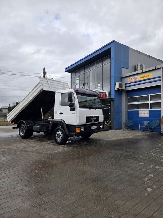 Man basculabil 7.5  t.
