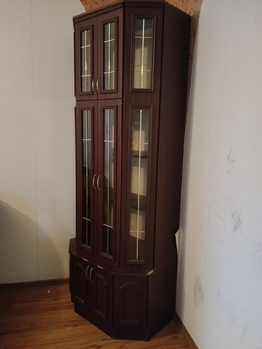 Продам сервант б/у