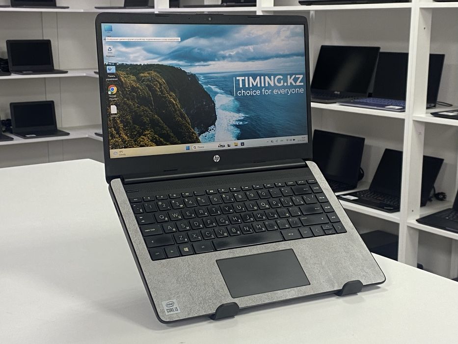 Легкий ноутбук HP Laptop 15s - 14/Core i3-1005G1/8GB/SSD 256GB/UHD