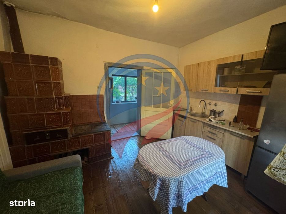 Casă de vânzare în Comuna Orodel – proprietate îngrijită, gata de locu