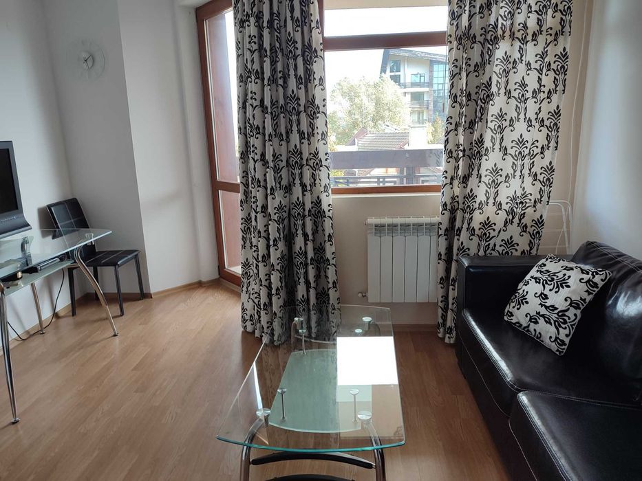 Дава се под наем Двустаен апартамент в Банско - 48 кв.м за 306 € - Снимка #1