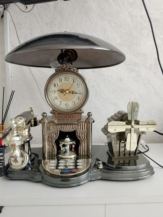 Продам часы сувенирные