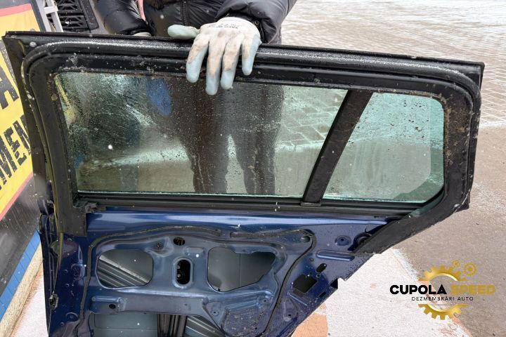 Portiera / usa dreapta spate  culoare MEDITERRANEAN BLUE C10 BMW Seri