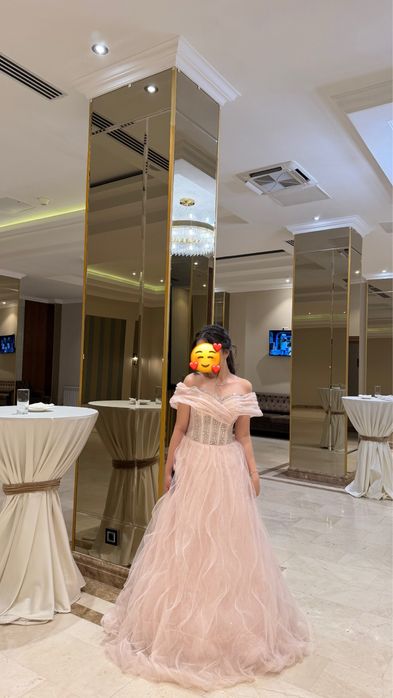 Вечернее роскошное платье