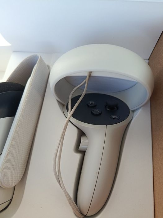 VR очила Meta Quest 2 256GB с KIWI аксесоари  Като НОВ