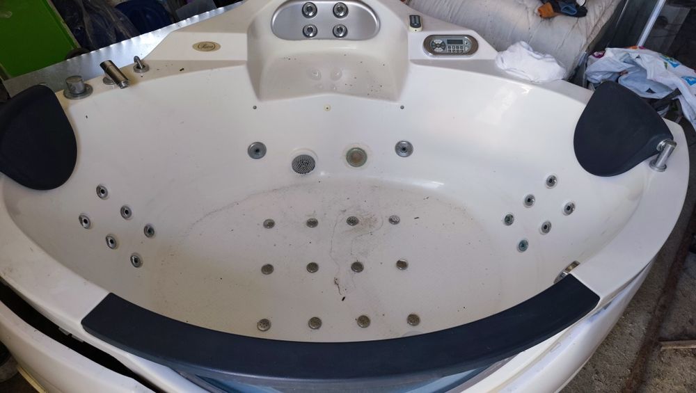 Джакузи за двама с подгряване до 40 градуса