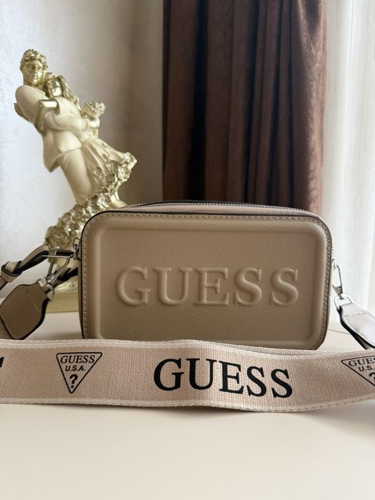 Чисто нови дамски чанти Guess