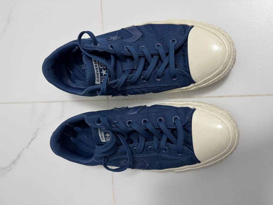 Vând adidasi Converse