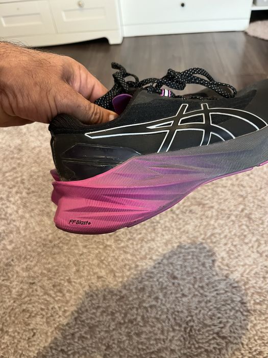 Asics Novablast 3- оригинални маратонки