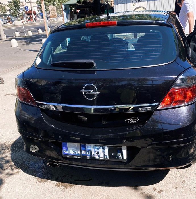 Opel astra Gtc 2010