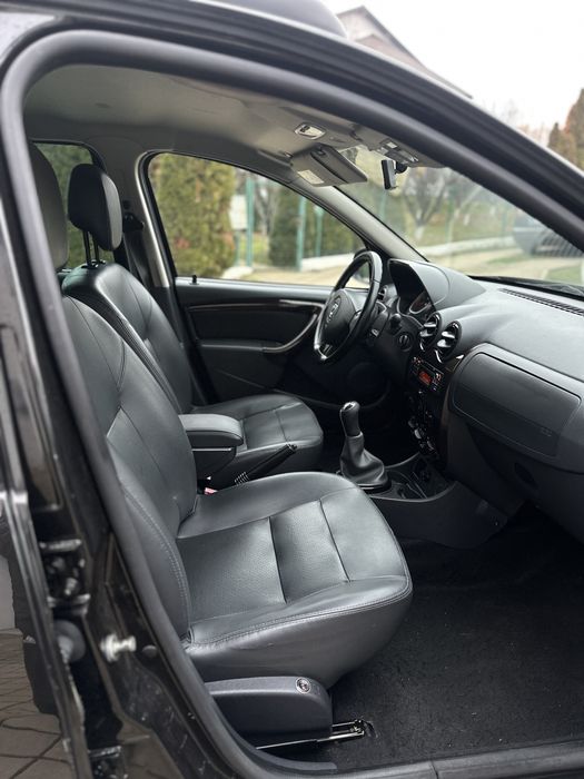 Dacia Duster Prestige• 1.6 benzina • 2012