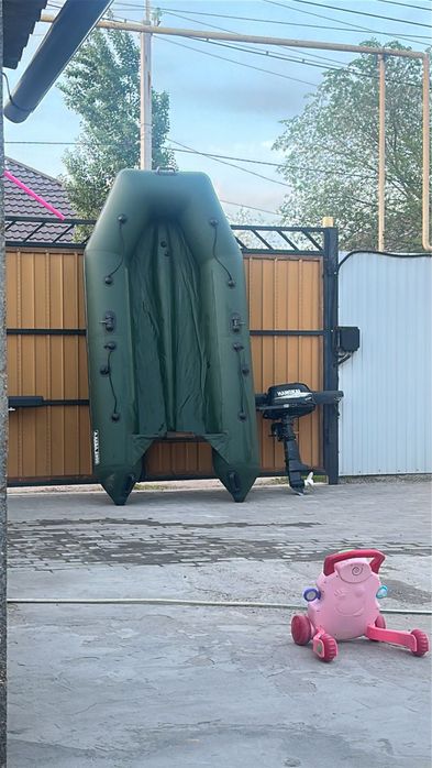Лодка с мотором
