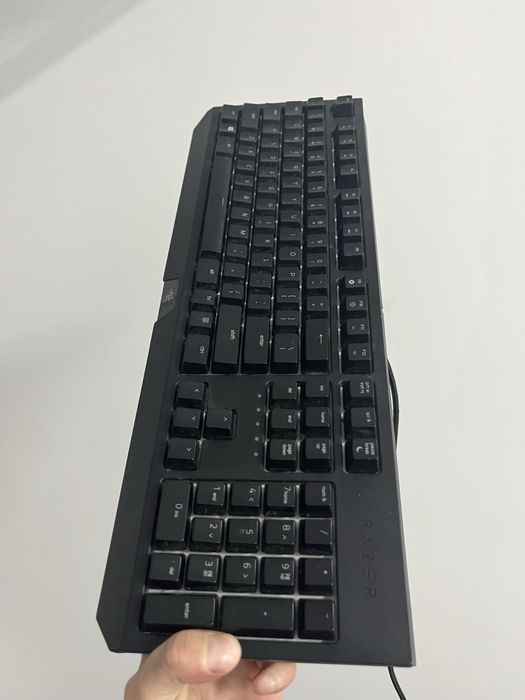 Tastatură mecanică Razer BlackWidow – defectă, iluminare funcțională