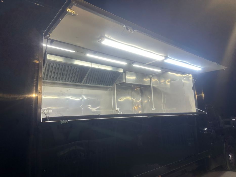 Изработка на каравани и търговски фургони за бързо хранене