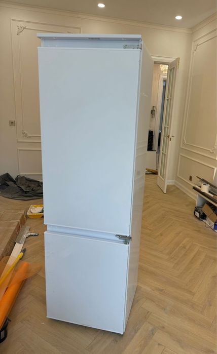 Новый холодильник Hansa