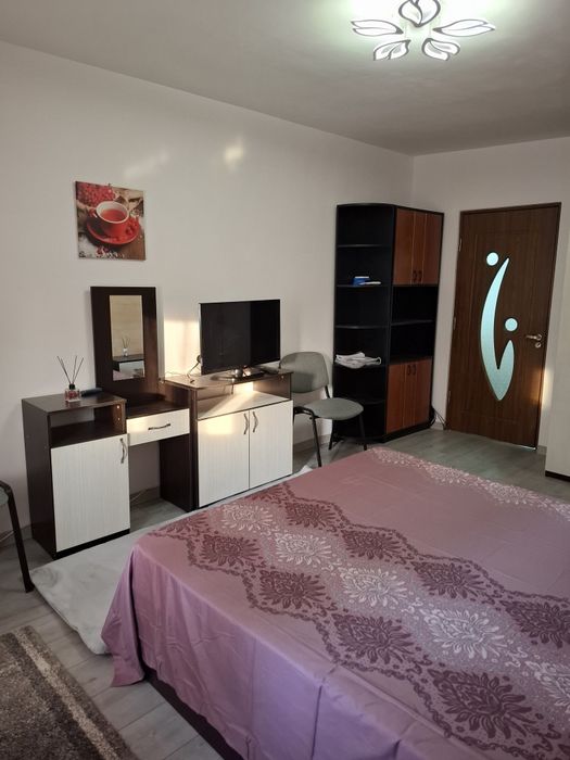 Inchiriez sau vind garsoniera in centru etaj 2,Craiova ,recent renovata ,prima inchirie