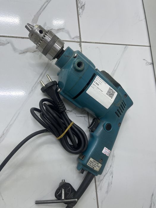 Дрель Makita.