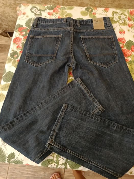 Продавам мъжки дънки