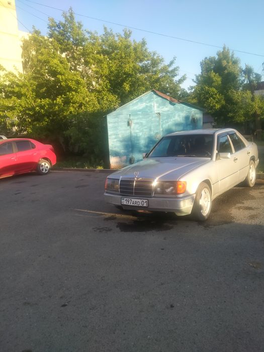 Продам легенду 90х Мерседес 124