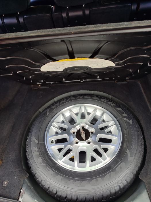 Jeep grand cherochee WJ laredo motor 2 7 diesel Mercedes Benz