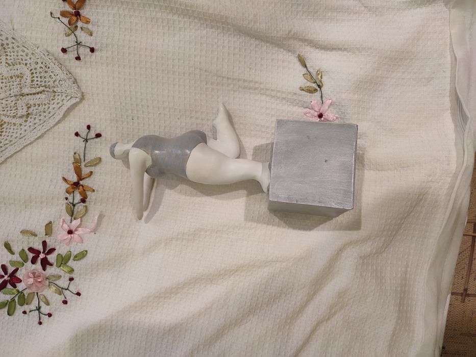 Статуэтка гипсовая