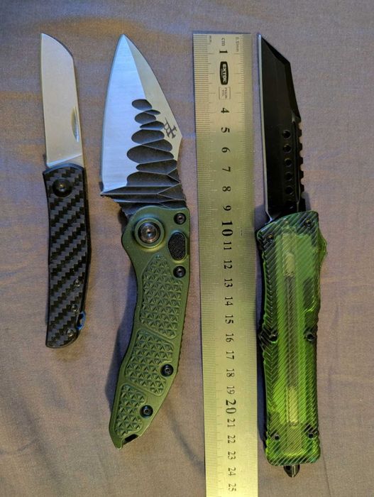 Няколко китайски ножа.