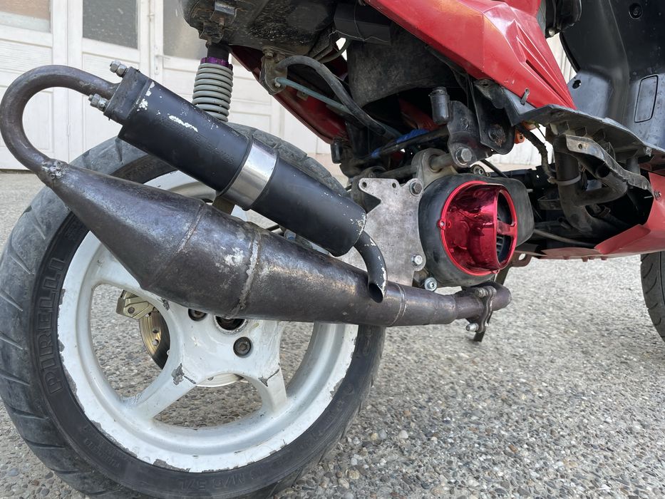 Vând scuter 80cc keweey