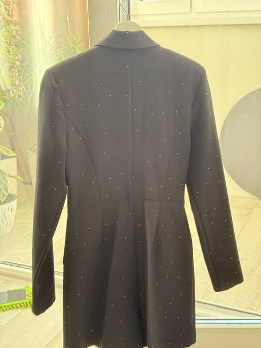 Продам платья новыне