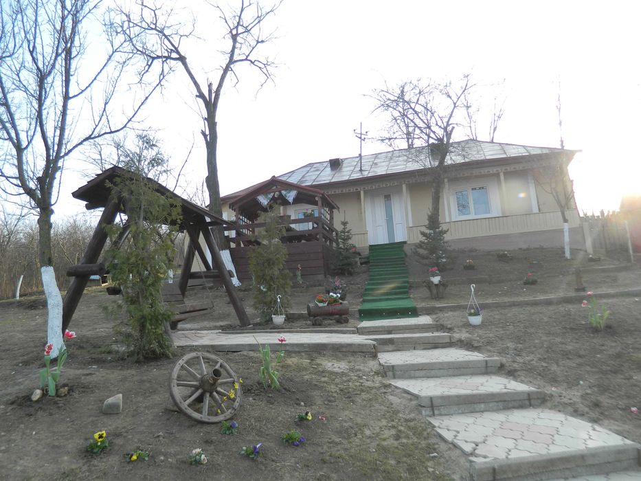 Casa langa primaria Probota