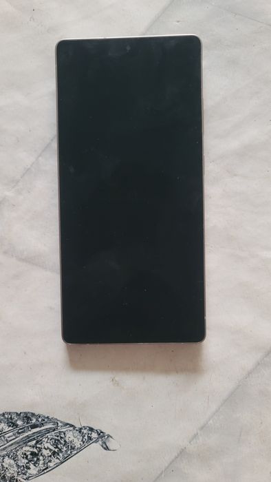 Samsung S 25 ultra sotiladi