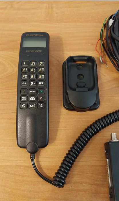 Motorola international 2700 автомобильный телефон