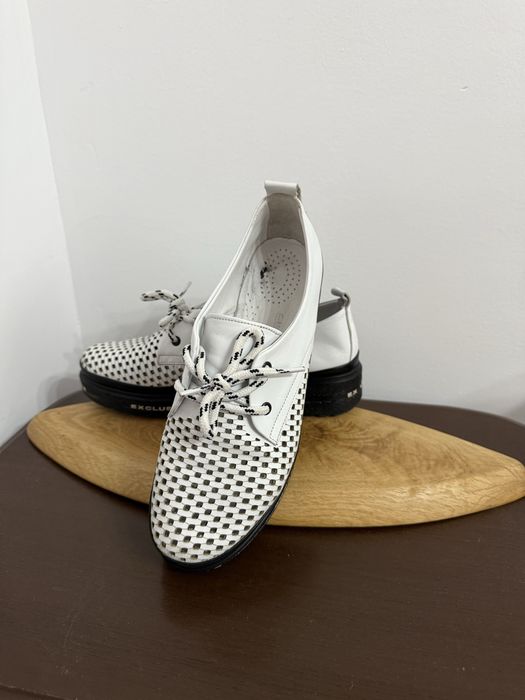 Пролетни дамски обувки