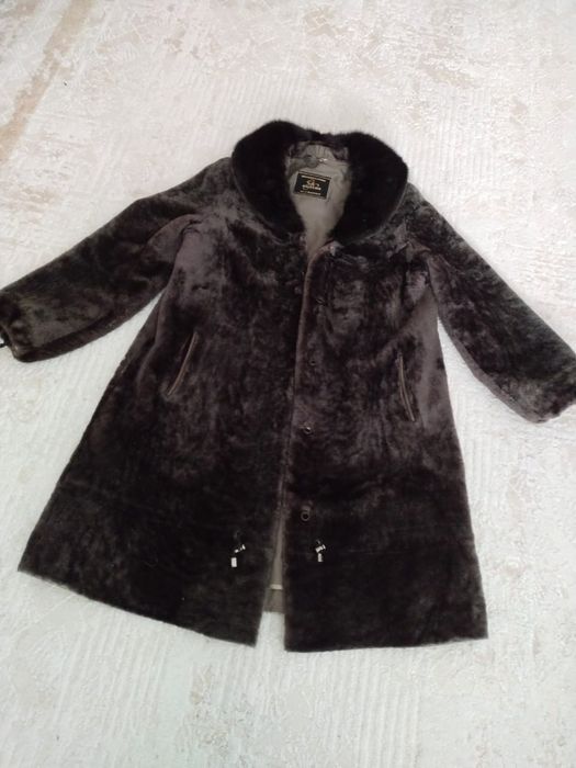 Продам мутоновую шубу