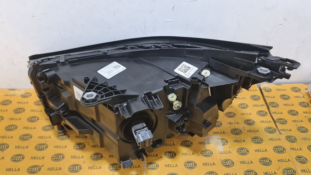 Far dreapta full led adaptiv blue shaddow line BMW 5 G60 G61 5A798D8