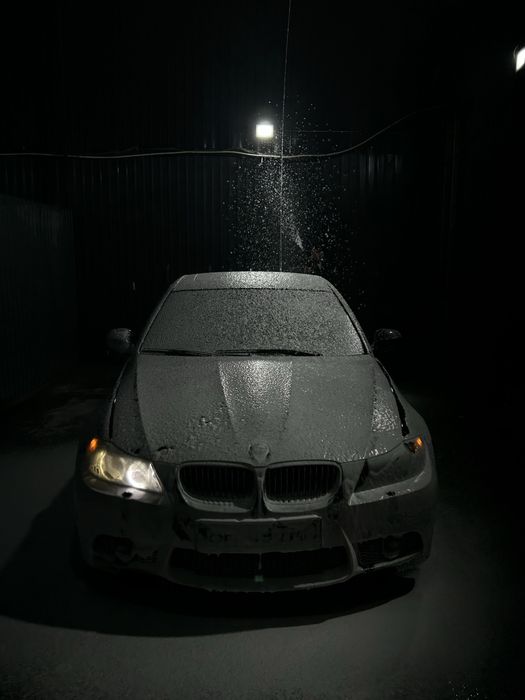 Vand bmw seria 3 e90 320i lci "m3 look"