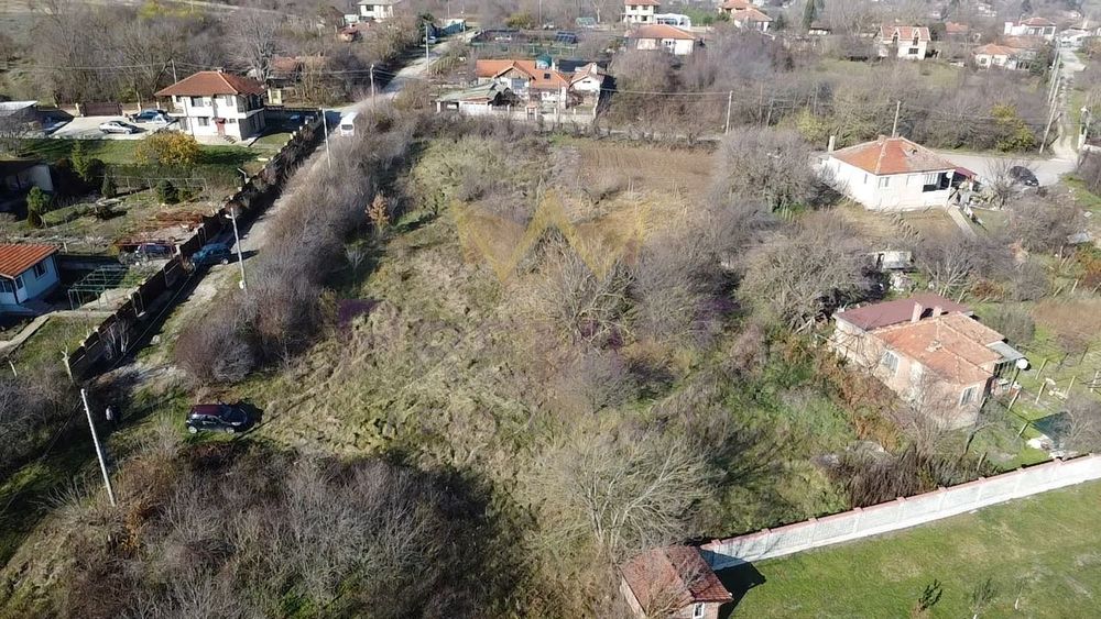 Парцел в Варна, област-с.Горен чифлик площ 1700 цена 23000