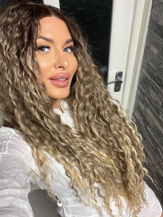 Peruca afro  lunga blond inchis cu plasa lance front