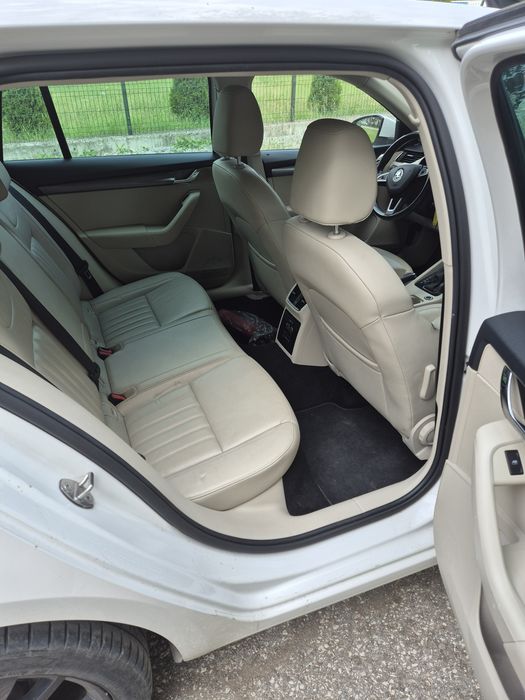 Skoda Octavia 1.6TDI DSG/LED/Печка