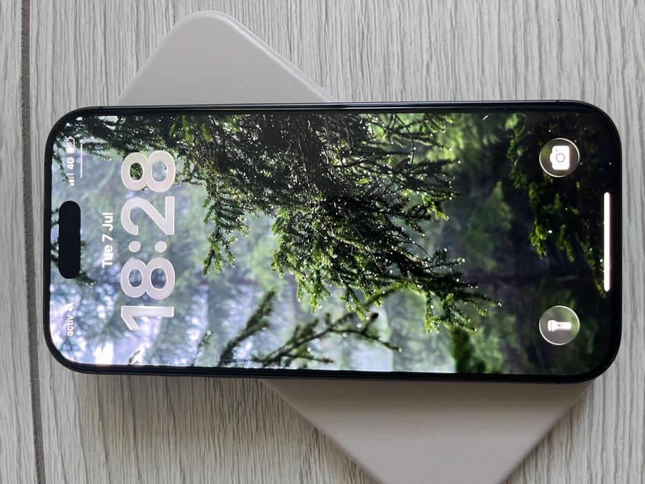 iPhone 17 почти новый