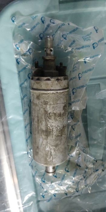 Продам бензонасос для Мерседес 124