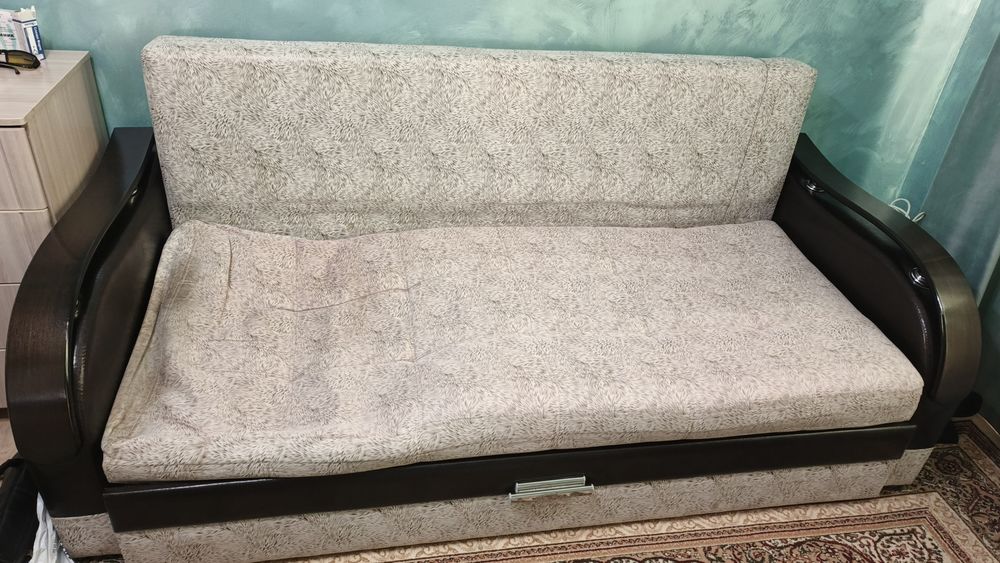 Срочно продам Диван