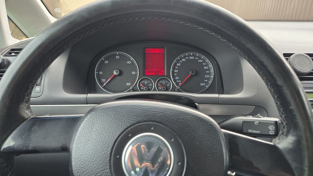 Vw Touran 5 locuri 140 cai