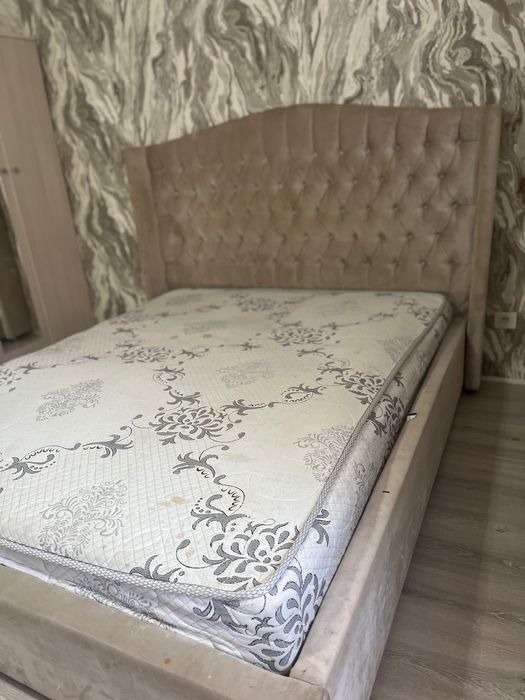 Продам кровать двухспальный