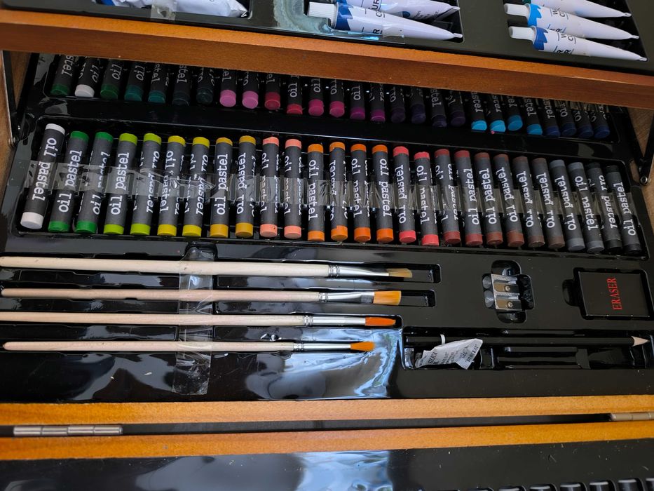 Куфар за рисуване 175 части