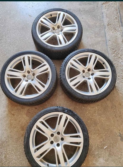 Vând jante Audi r18