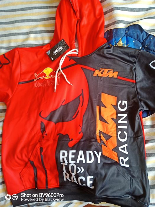 Суичъри на KTM FOX и ветровки с ципове няколко модела КТМ!!!