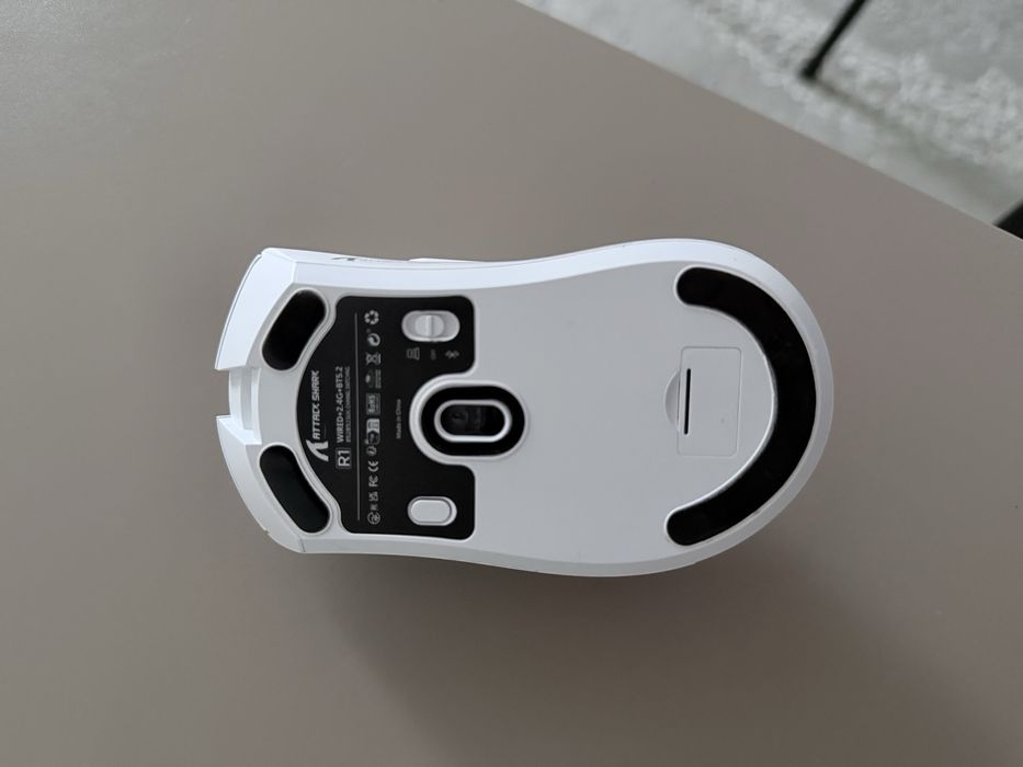 Мышка игровая Attack shark r1