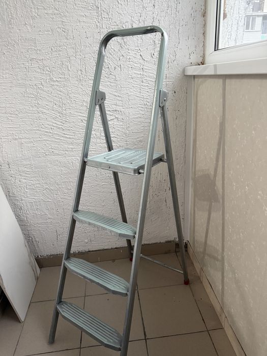Продаю стремянку